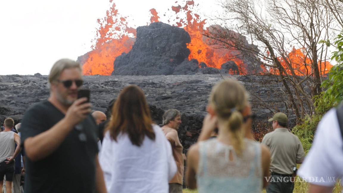 La lava destruye dos edificios de planta geotérmica en Hawai
