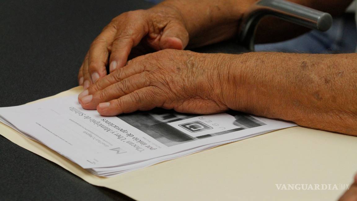 $!Taxistas exigen al Instituto Municipal del Transporte de Saltillo proceda en contra de Uber