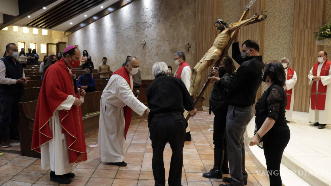 Ofrece Obispo de Saltillo misa por los enfermos de COVID el Viernes Santo