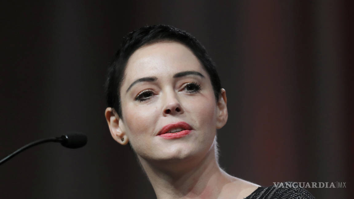 Rechaza jueza moción para desestimar cargos contra Rose McGowan