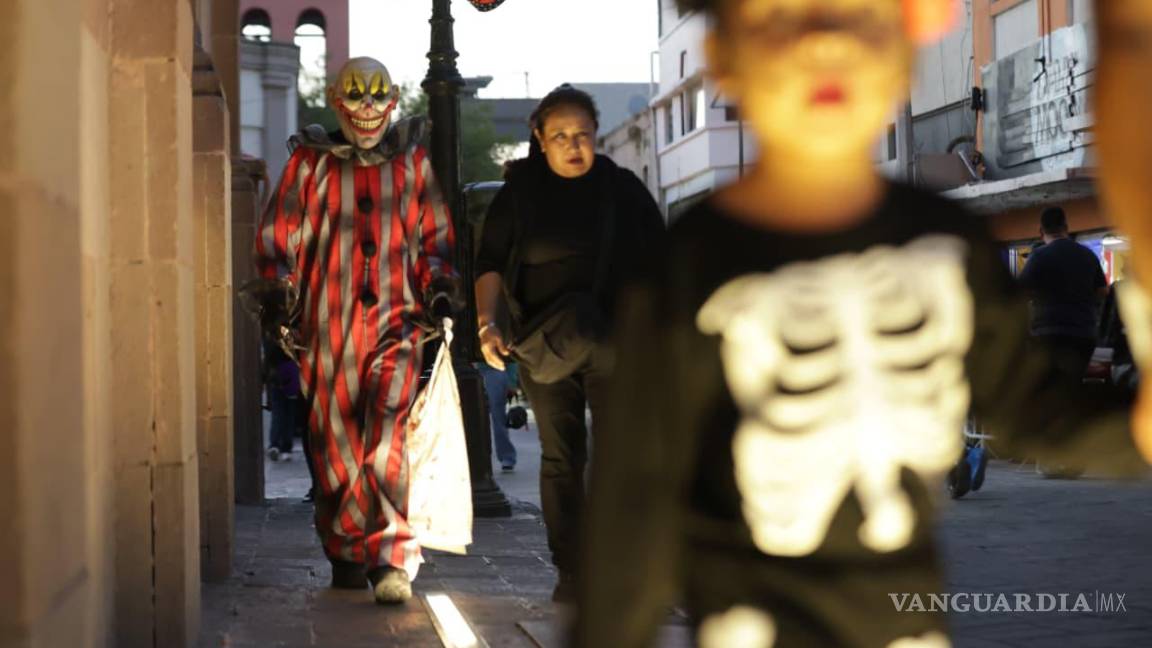 $!Entre luces y dulces, Saltillo celebró la magia del Halloween.
