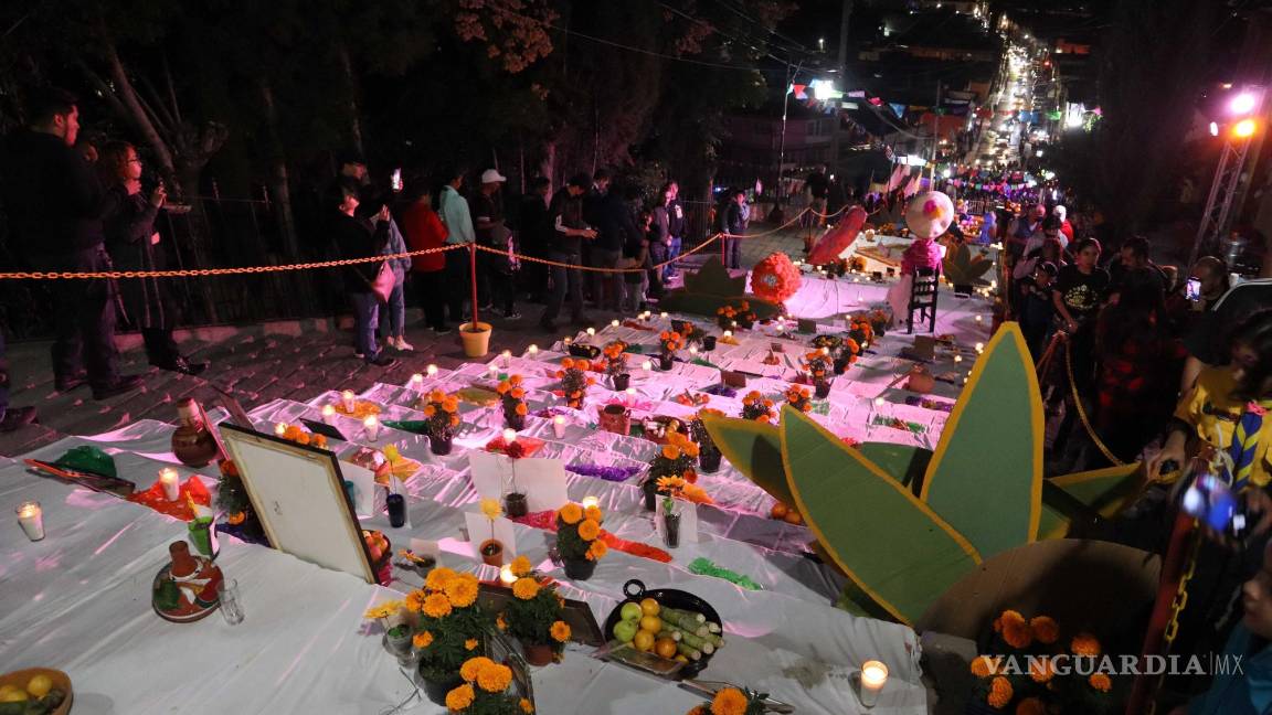 $!Con el altar a los fieles difuntos, se pretende recordar a aquellos que no nos acompañan.