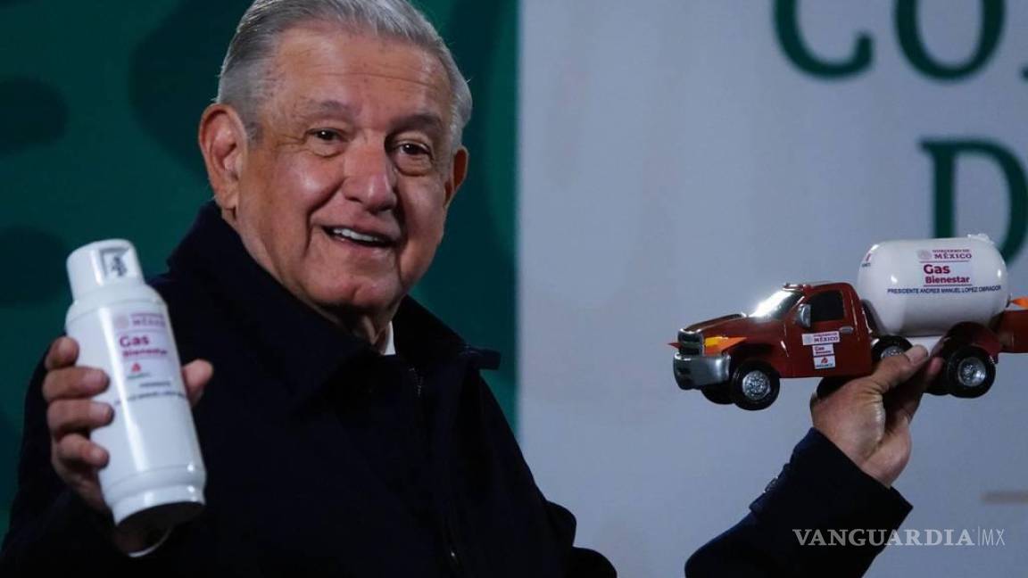 AMLO presumió sus juguetes en La Mañanera