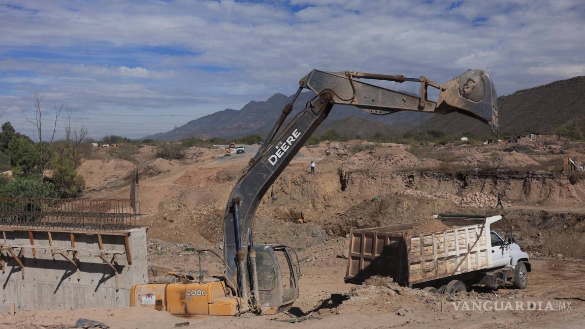$!La obra vial entre Los Pastores y el libramiento Óscar Flores Tapia avanza con una segunda etapa activa y una inversión estimada de 104 millones de pesos.