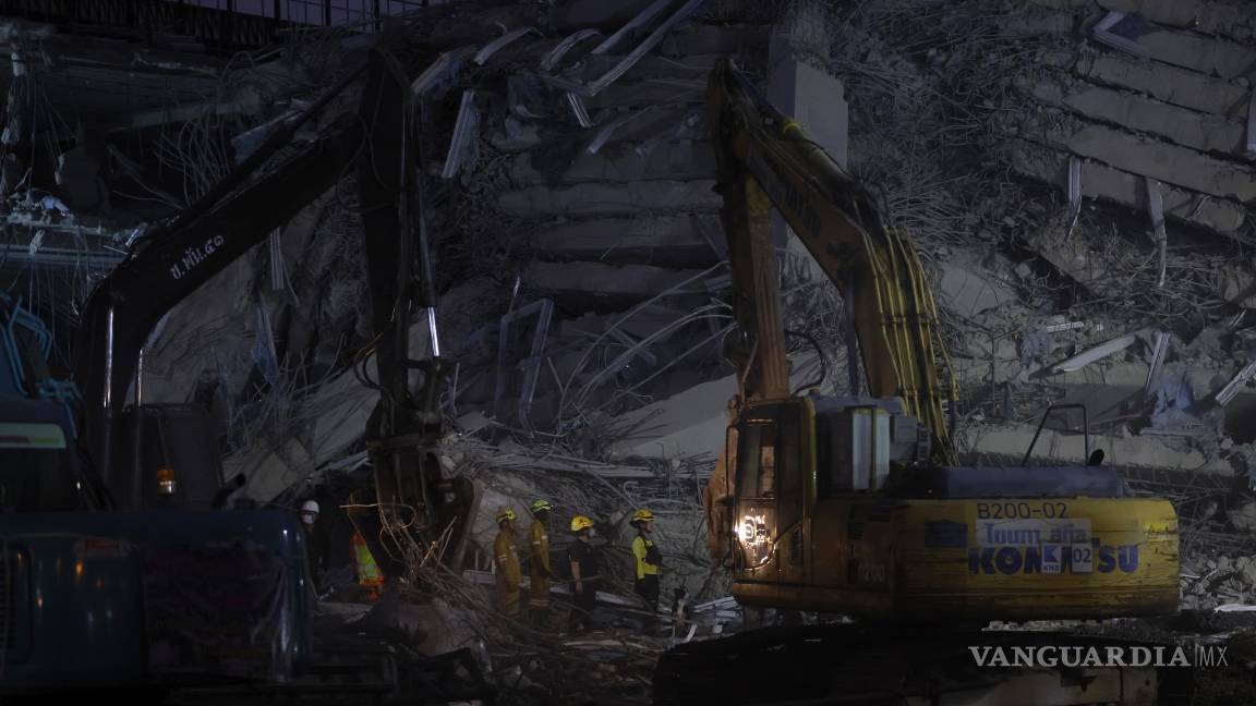 $!La junta militar birmana dijo que hay un total de 1,002 muertos, 2,376 heridos y 30 desaparecidos por el terremoto que sacudió el centro-norte de Birmania, Myanmar