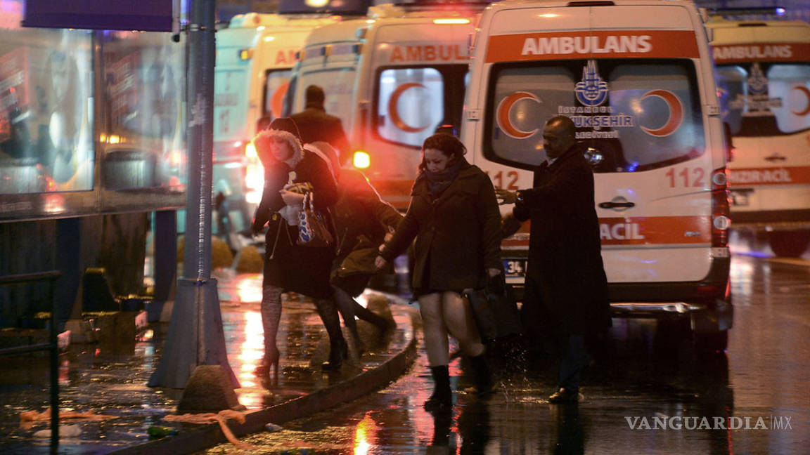 “La gente se pisoteaba para tratar de escapar”: Sobrevivientes del atentado en Estambul
