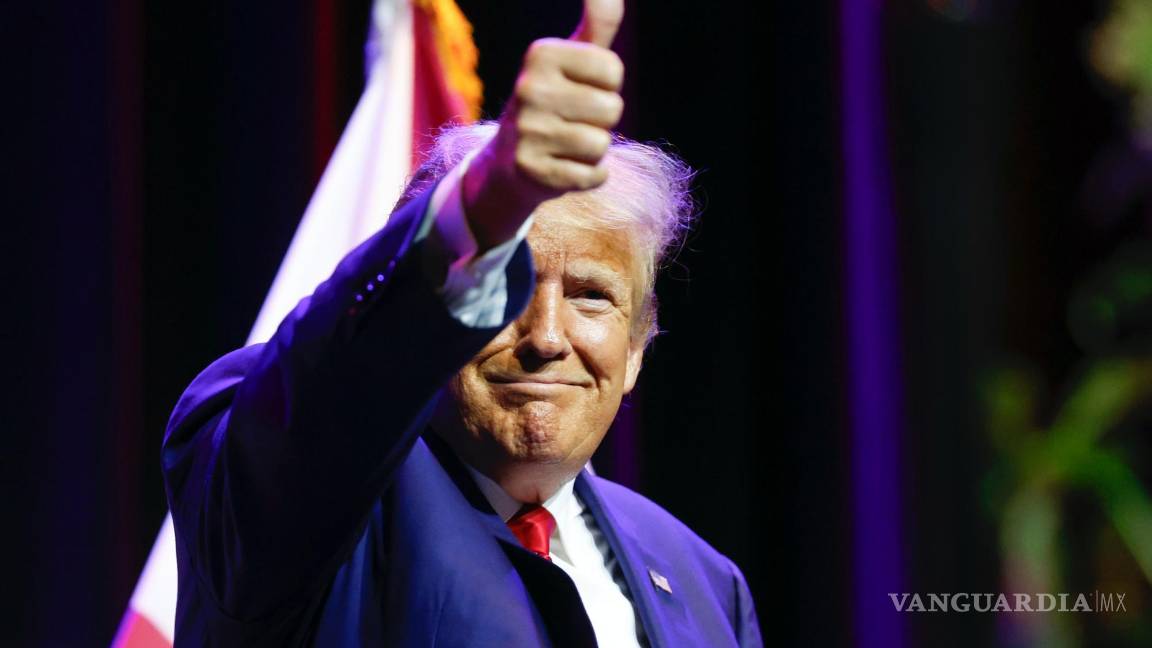 $!El expresidente Donald Trump habla en un evento de recaudación de fondos para el Partido Republicano de Alabama en Montgomery, Alabama.