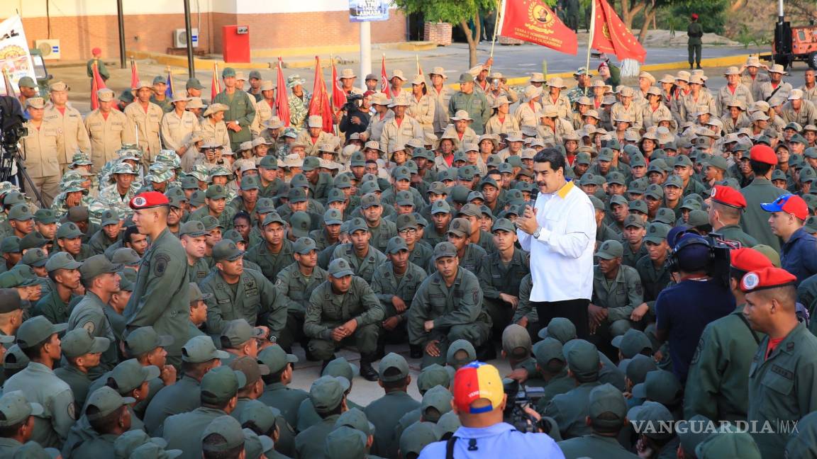 General cercano a Hugo Chávez pide a militares desconocer a Maduro