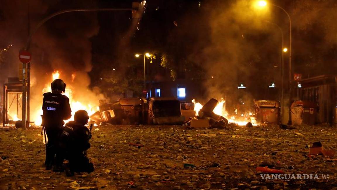 Barcelona vive la noche más violenta desde que iniciaron las protestas, hay 182 heridos
