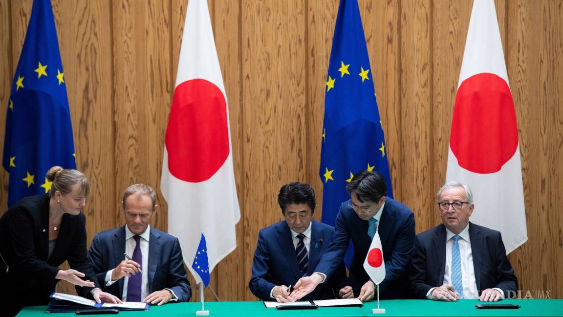 Firma la UE con Japón su mayor acuerdo de libre comercio