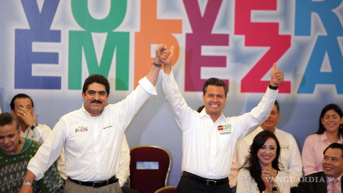 $!¿Manuel Espino es el amuleto de la victoria de AMLO?, levantó la mano a Calderón y a Peña Nieto... ¡y ganaron!