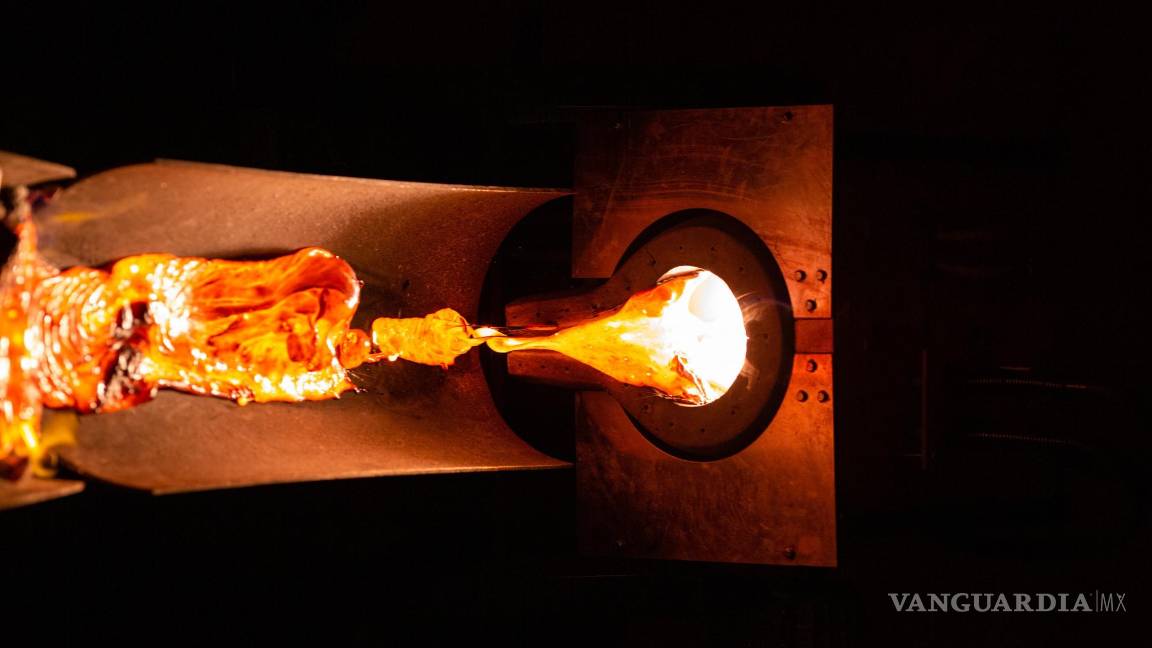 $!Experiencia gastronómica 'Forces of Nature' en AlUla, roca fundida vertida.