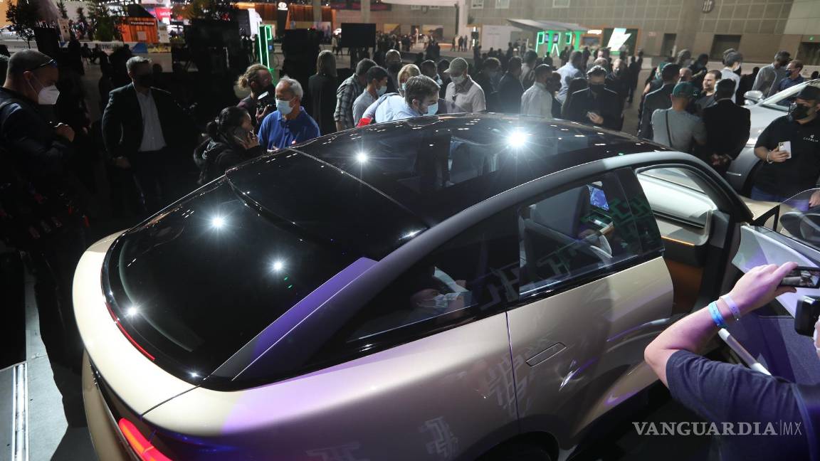 $!El Mullen FIVE se presenta en Automobility LA en Los Ángeles, California. EFE/EPA/David Swanson