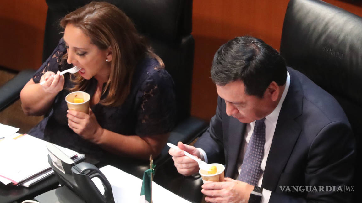 Senadores no aguantan nada; ‘derogan’ el #TuppersChallenge y aprueban gastos en alimentos