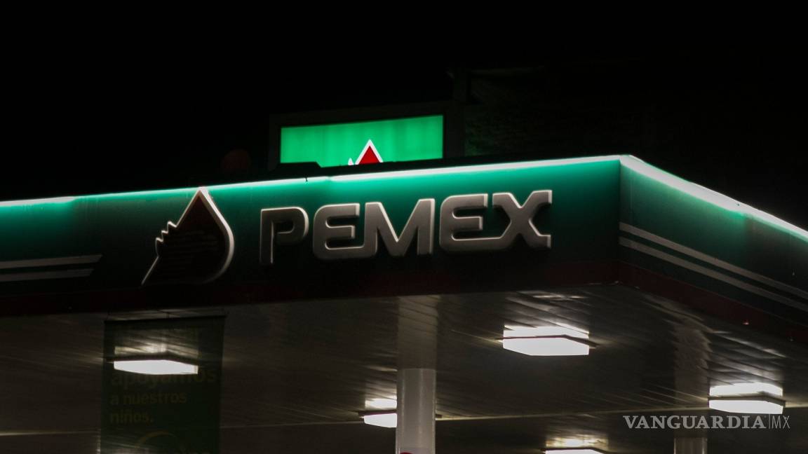 Ingresos de Pemex caen por las menores ventas internas