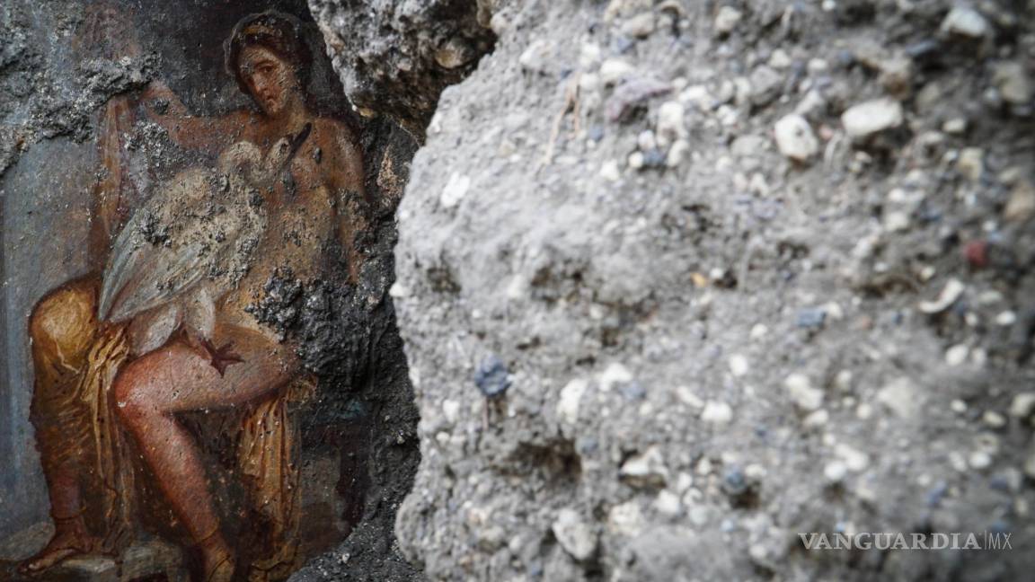 $!Descubren en Pompeya un fresco del mito griego de Leda y el cisne