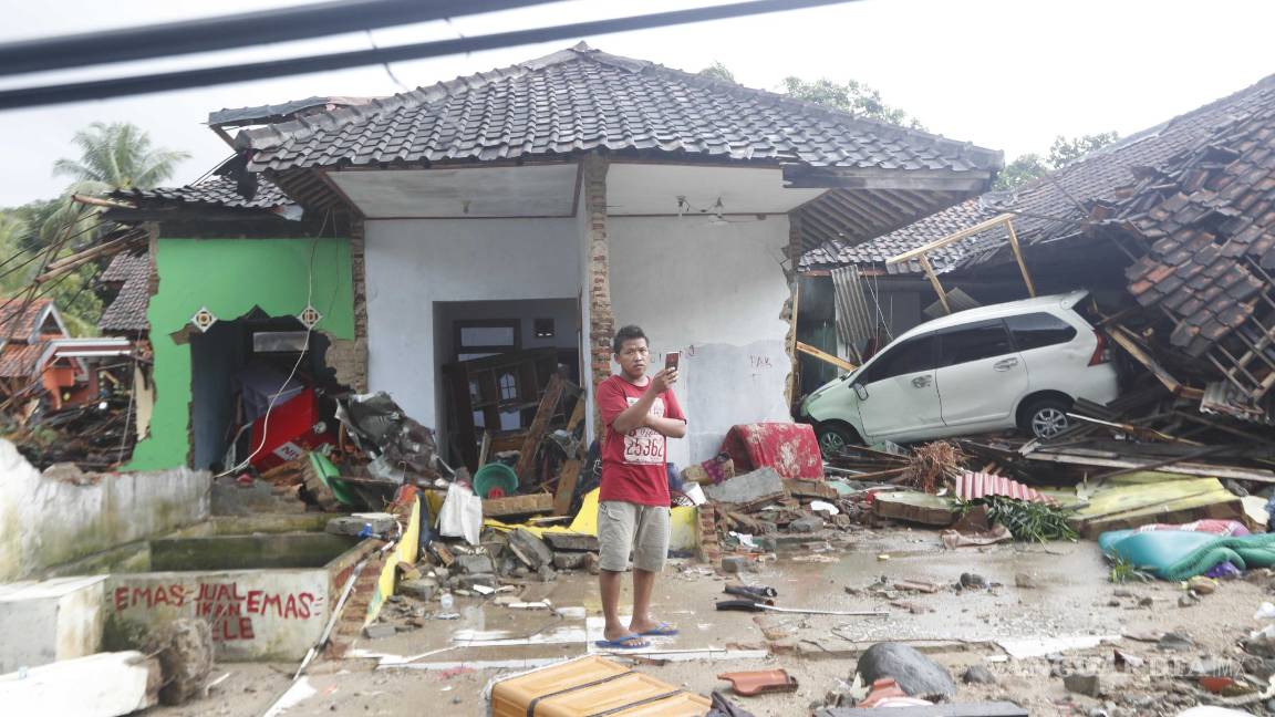 $!Tsunami en Indonesia: Asciende a 222 la cifra de muertos y 843 heridos