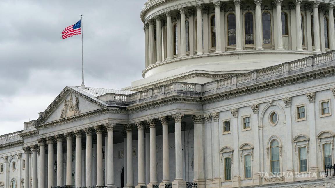 $!El Capitolio se ve en Washington. El gobierno de Estados Unidos se enfrenta a un cierre a menos que el Congreso logre superar un estancamiento presupuestario.
