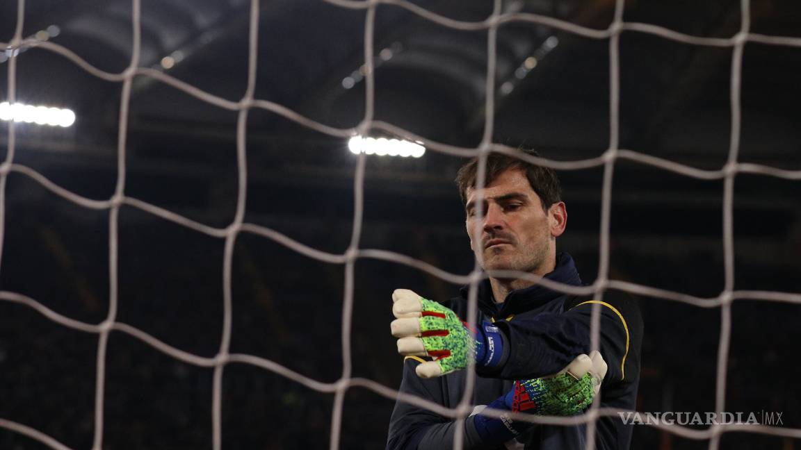 $!Iker Casillas le manda buenas vibras a Layún tras su problema de cáncer