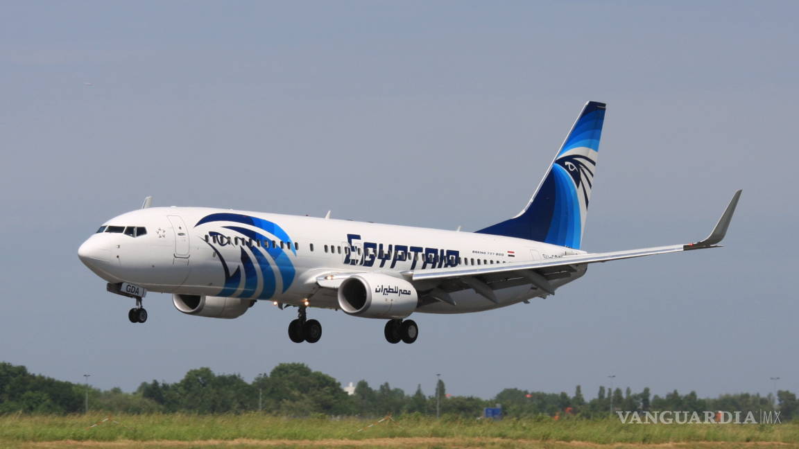 Secuestran avión egipcio; se presume que lleva una bomba