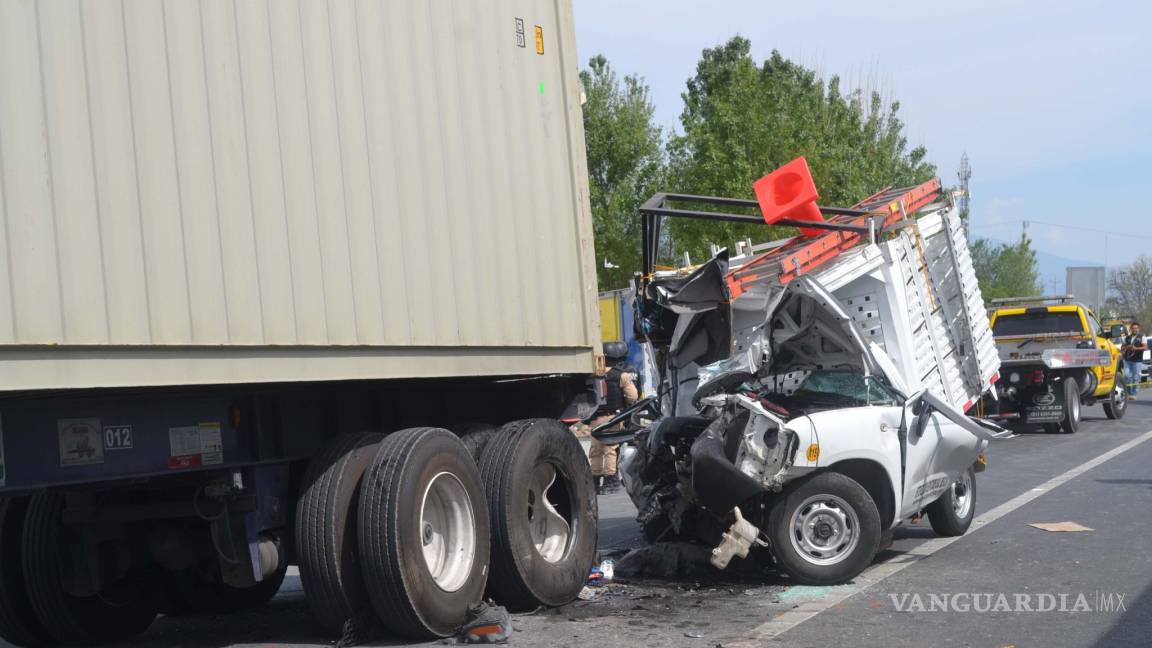 Suman 6 muertos tras accidente en la carretera 57; dos murieron en Saltillo
