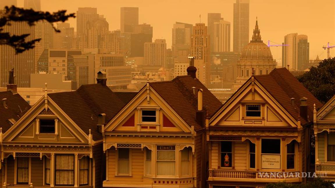 $!Incendios forestales pintan de un color naranja apocalíptico el cielo de San Francisco