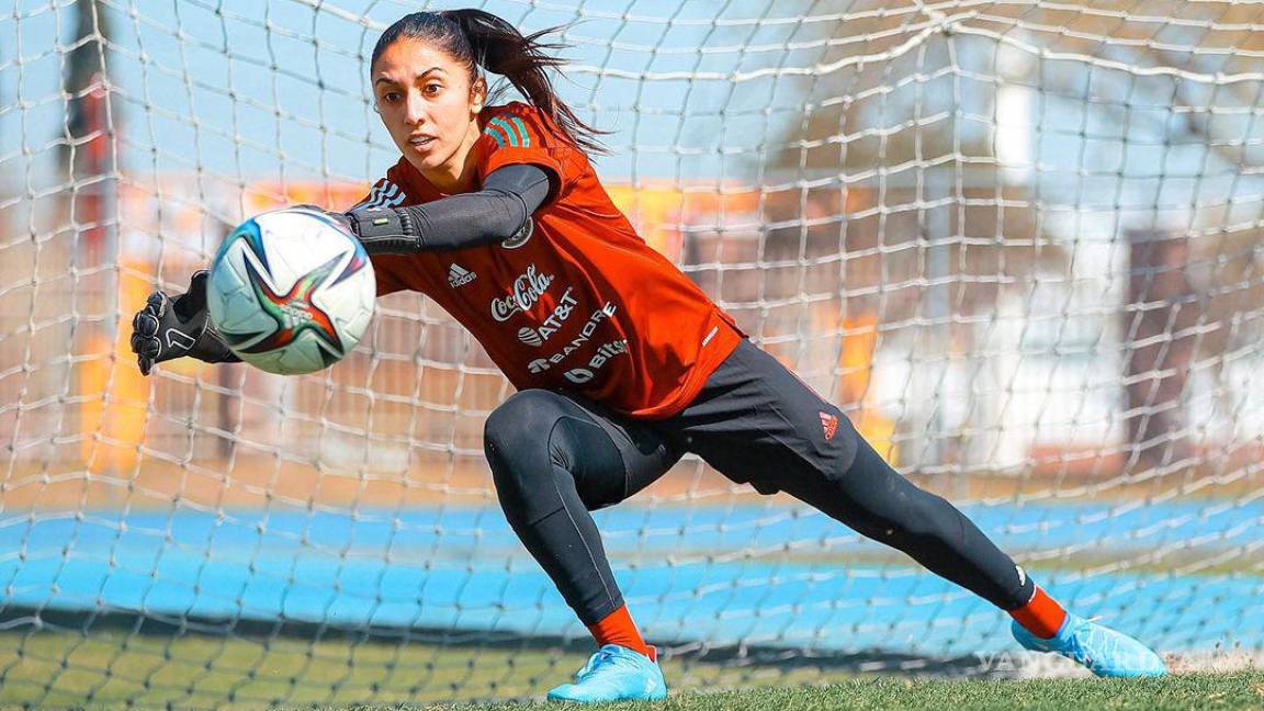¡Orgullo mexicano! Destacan atajada de portera Itzel González en su debut con Sevilla Femenil