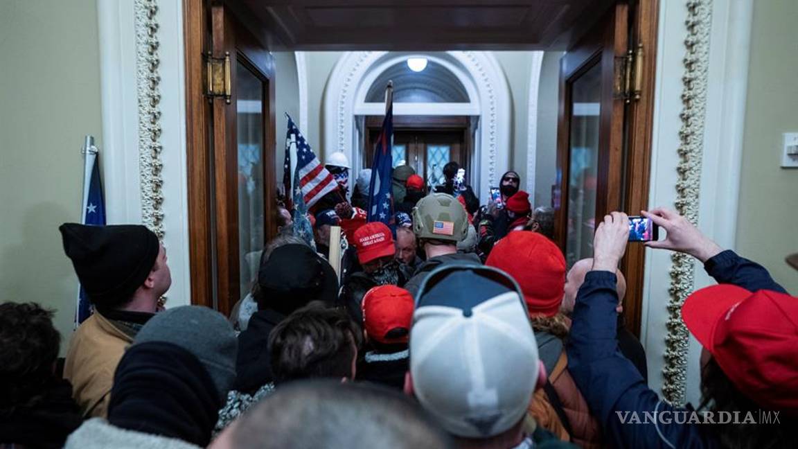 $!Asalto al Capitolio, un día histórico y lamentable que golpea la democracia en EU (fotos)
