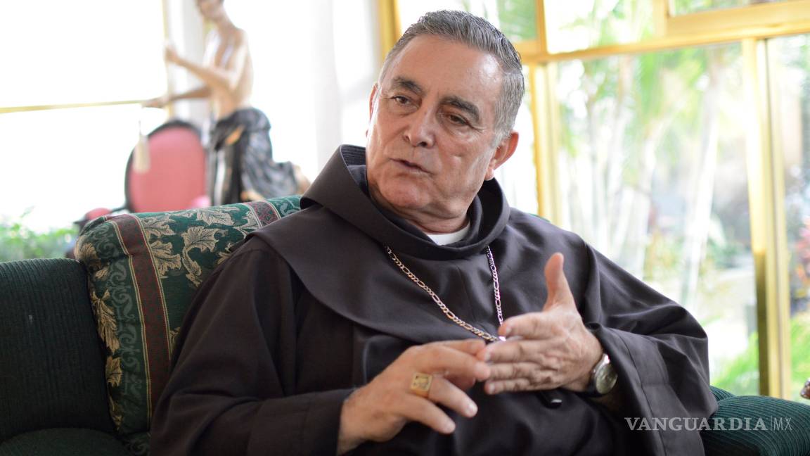 $!Guerrero huele a pobreza y a muerte, dice Obispo; Astudillo usa un reloj de 148 mil