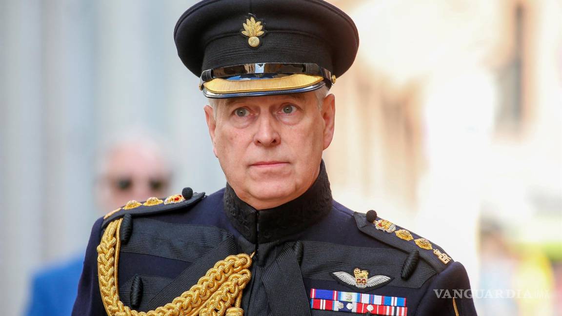 El Príncipe Andrés: el duque de York ya no será llamado Su Alteza Real tras perder títulos militares y patrocinio real