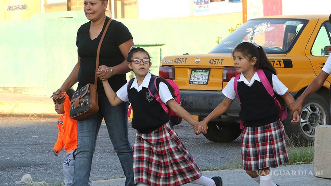 $!Saltillo enloquece con el regreso a clases, tremendo caos vial