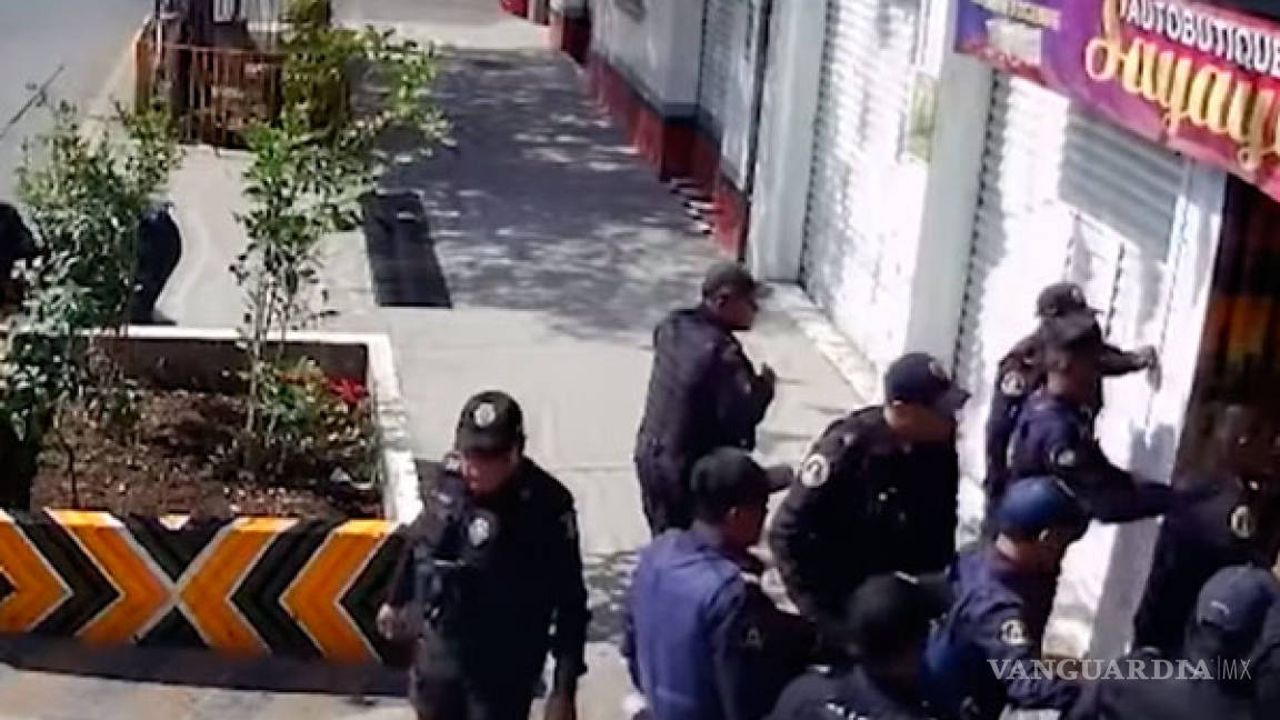 Policías de la CDMX atracan negocio de autopartes durante operativo (video)