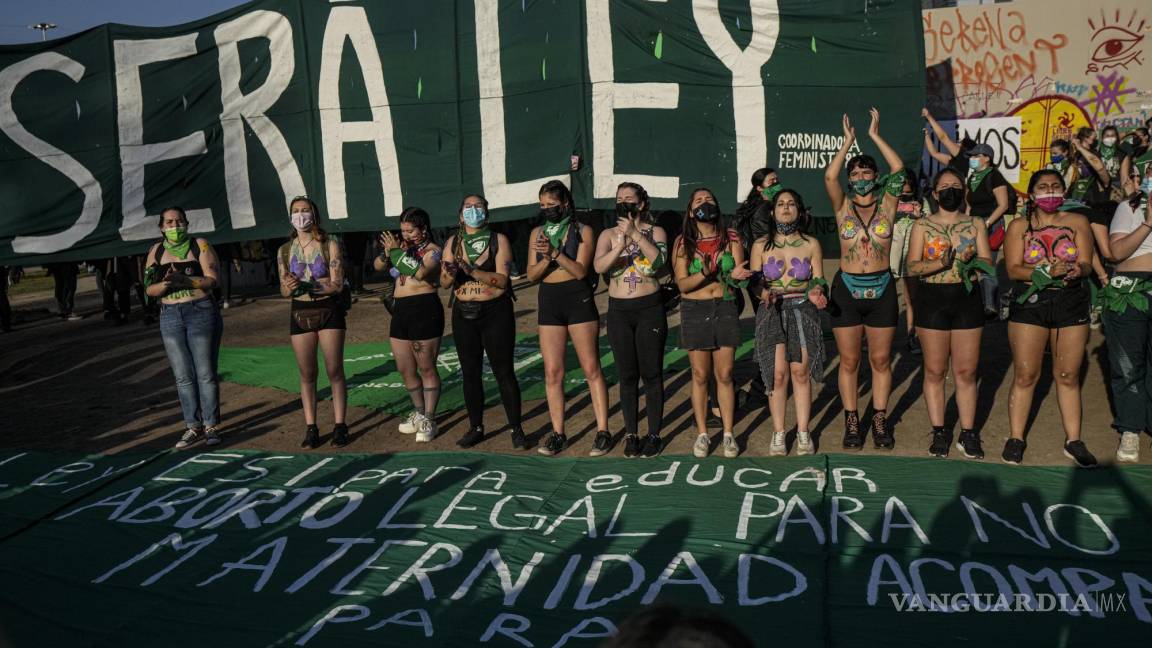 Piden mujeres latinas detener criminalización del aborto
