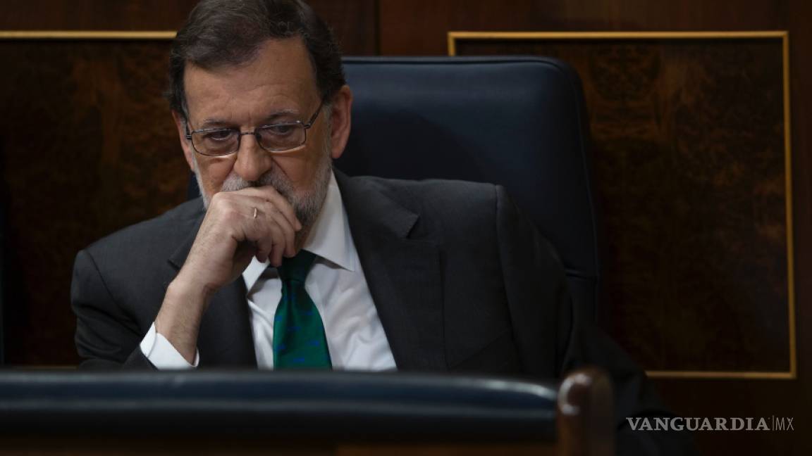 Rajoy, al borde de la destitución, la oposición suma un apoyo clave