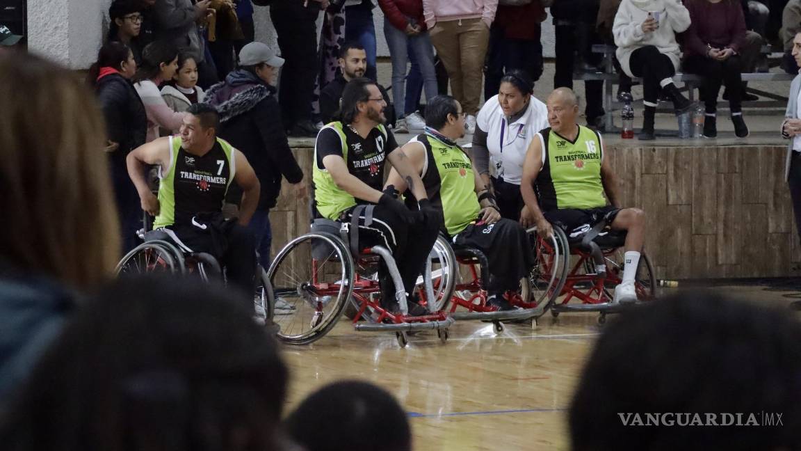 $!El equipo de Saltillo recibió nuevos uniformes.
