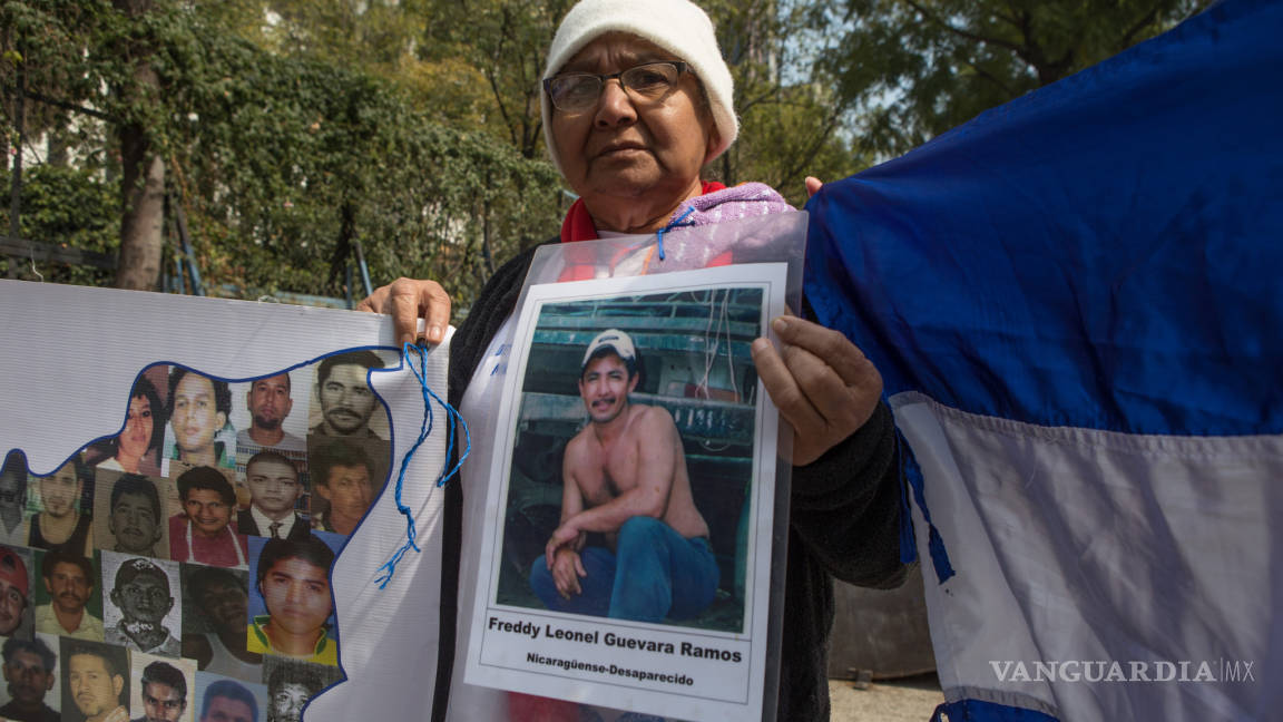 Madre de migrante desaparecido se encuentra con su hijo después de 22 años