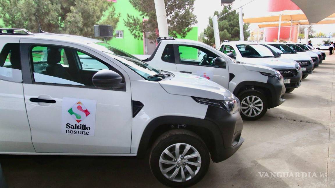 $!Son 10 vehículos Attitude, además de 10 camionetas Ram 700 y un autobús.