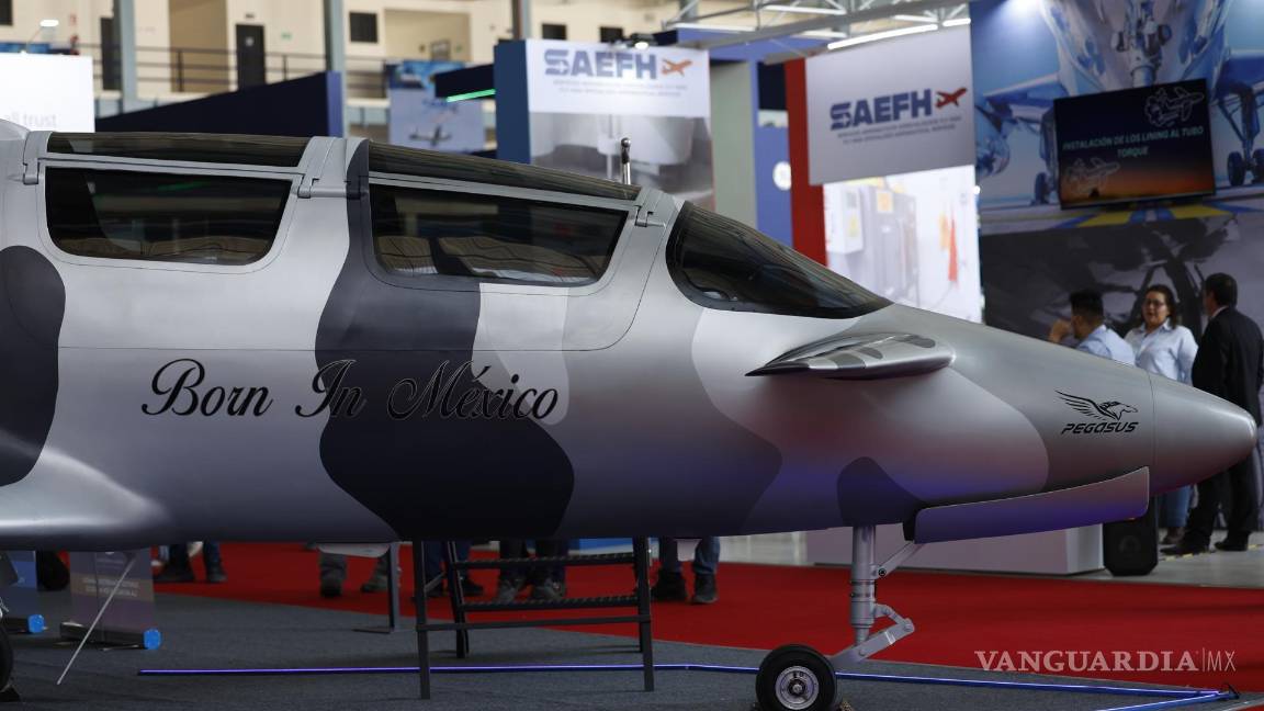 $!La compañía Oaxaca Aerospace anunció que el primer avión diseñado y fabricado en México saldrá al mercado a partir de 2026 con tecnología del sur del país.