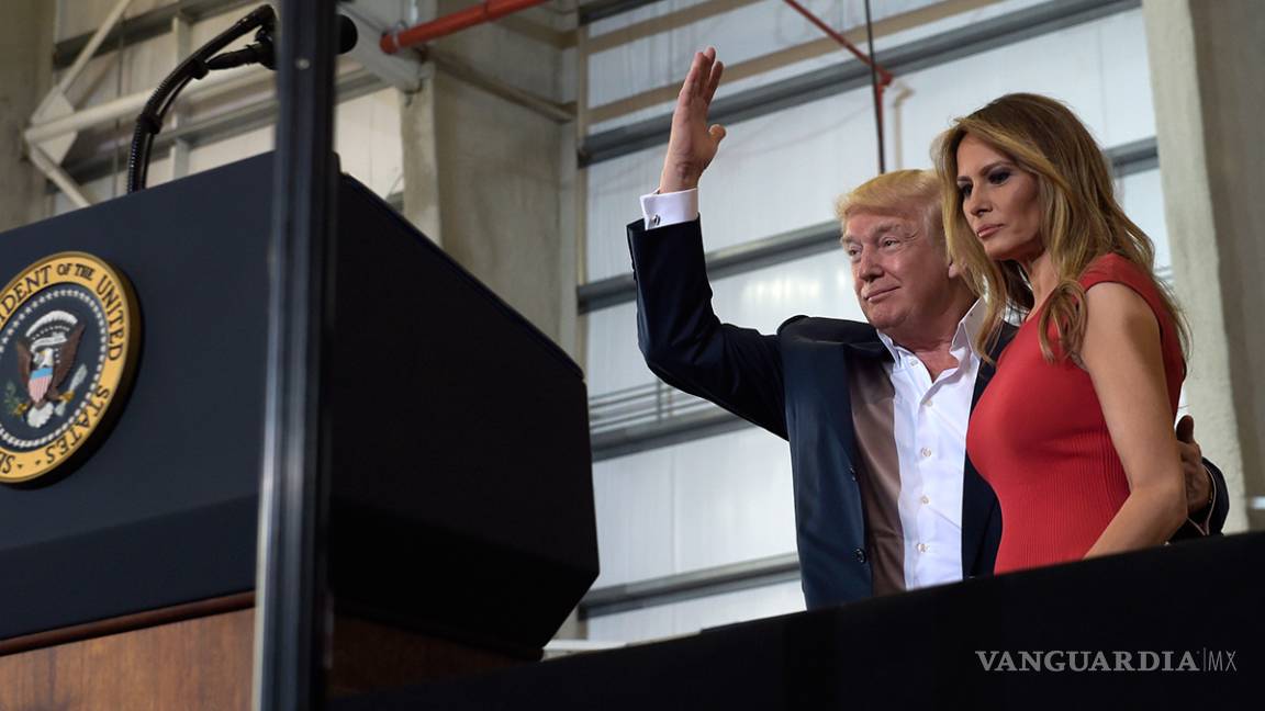 $!Entre insultos a la prensa y música de Rolling Stones, Trump promete construir el muro 'pronto'