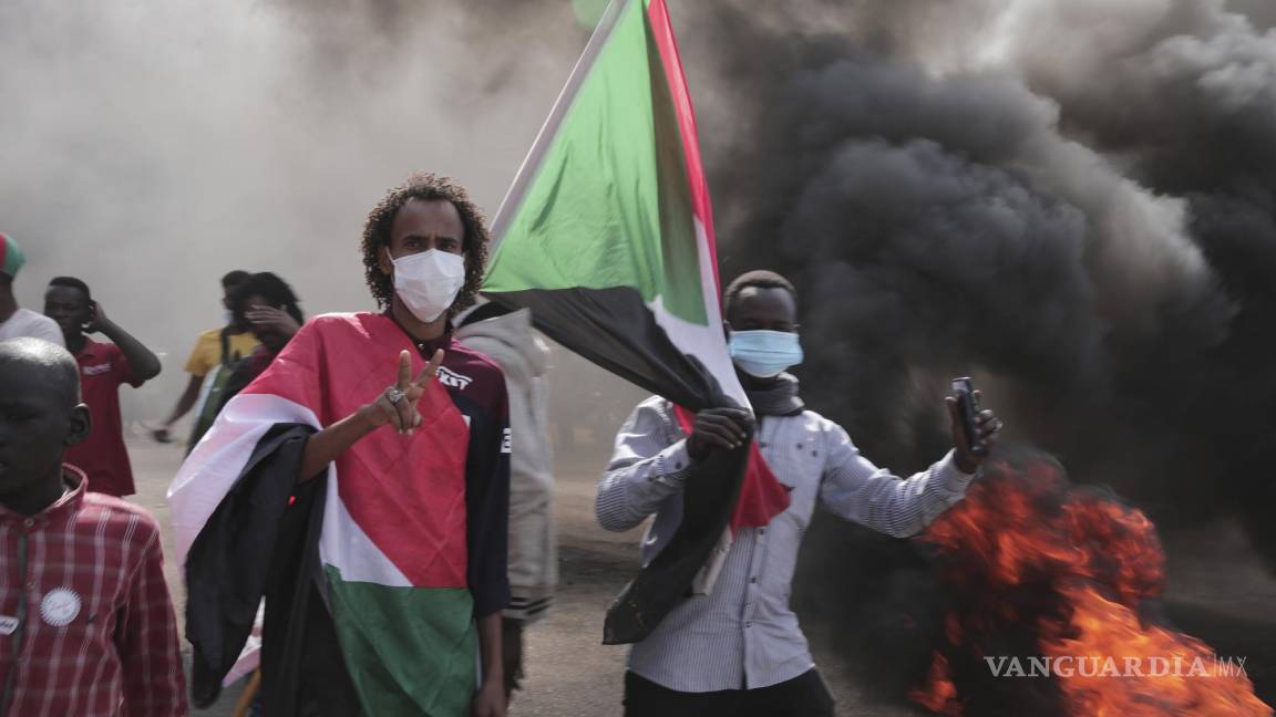 Dejan protestas en Sudan decenas de heridos en plena Navidad