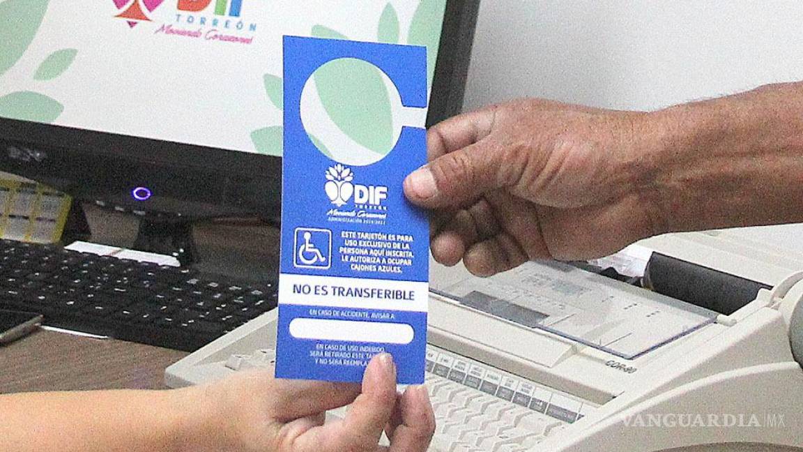 Tarjetón Azul de Discapacidad de DIF Torreón debe respetarse, piden autoridades