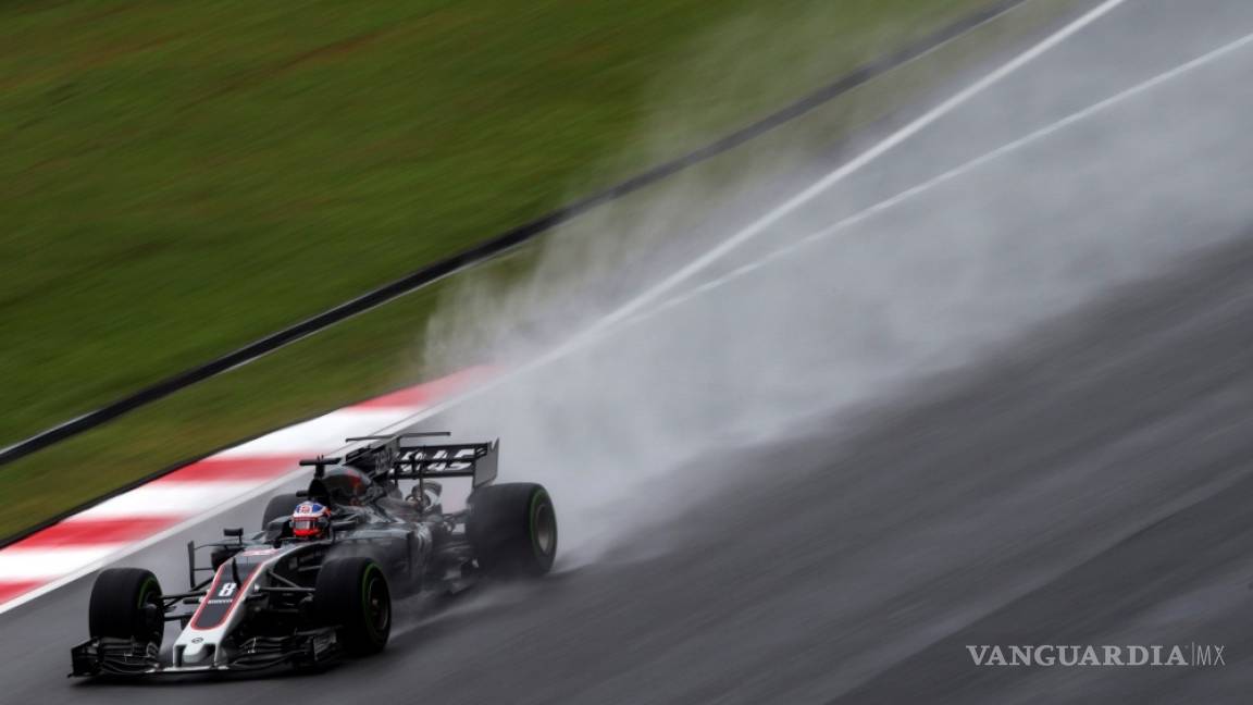 Romain Grosjean sale ileso de un choque en las prácticas del GP de Malasia
