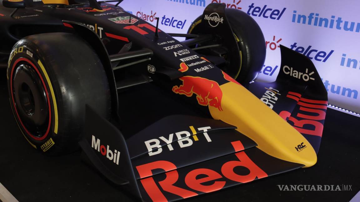 $!El monoplaza fue elaborado, detalle a detalle, exacto al que utiliza el piloto tapatío.