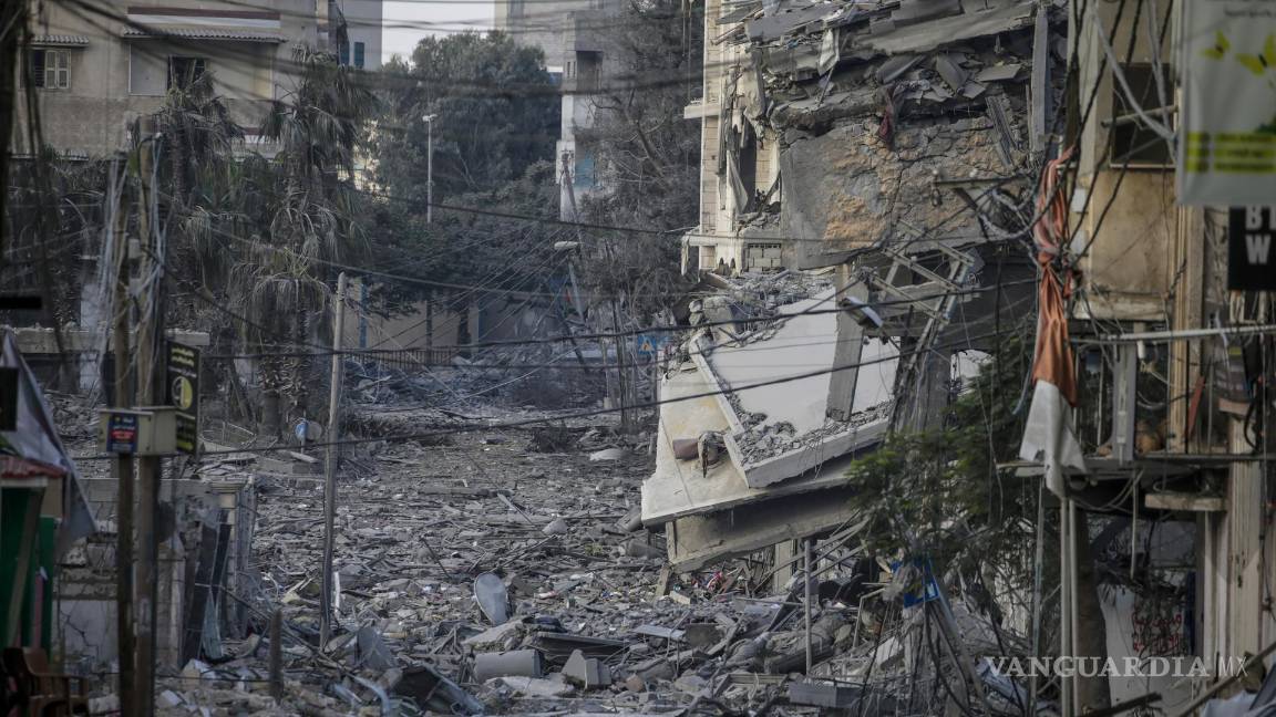 $!Una zona con edificios muy dañados y destruidos está desierta después de que los residentes de la ciudad de Gaza comenzaran a evacuar el 14 de octubre de 2023.