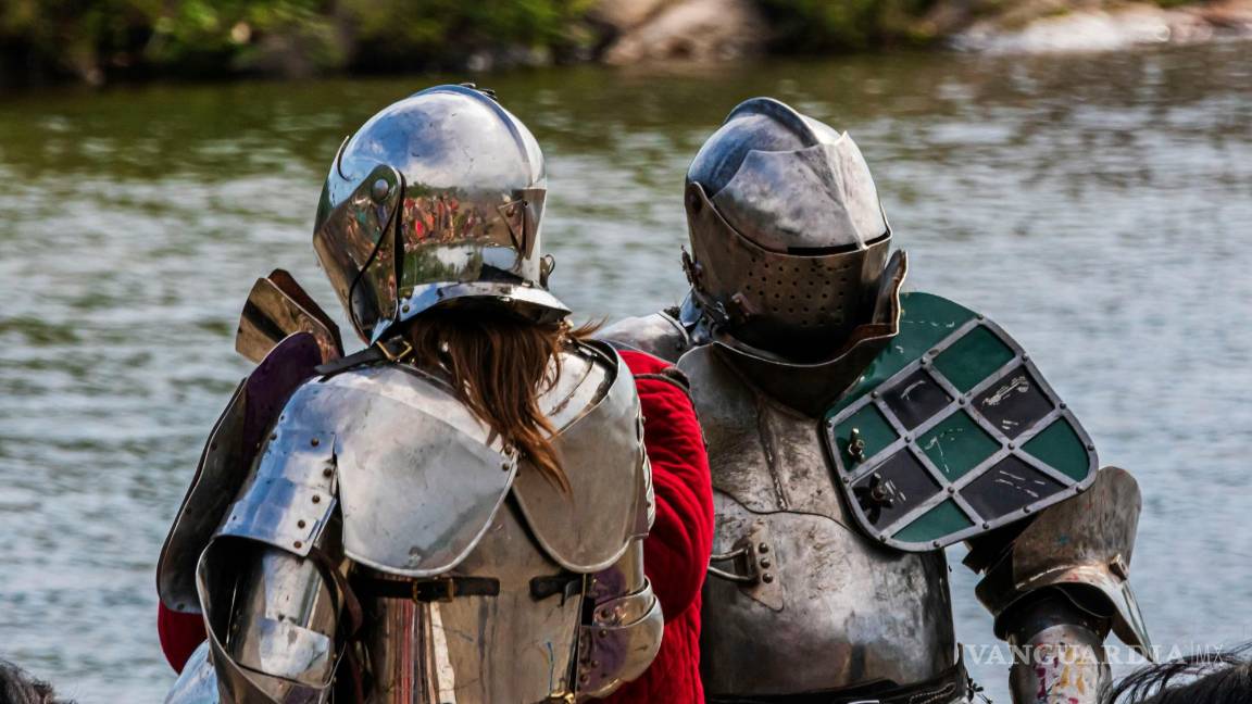 $!Armaduras medievales en recreación histórica.