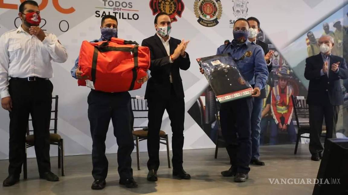 $!Recibe Bomberos de Saltillo equipo, incentivos y galardón Tláloc