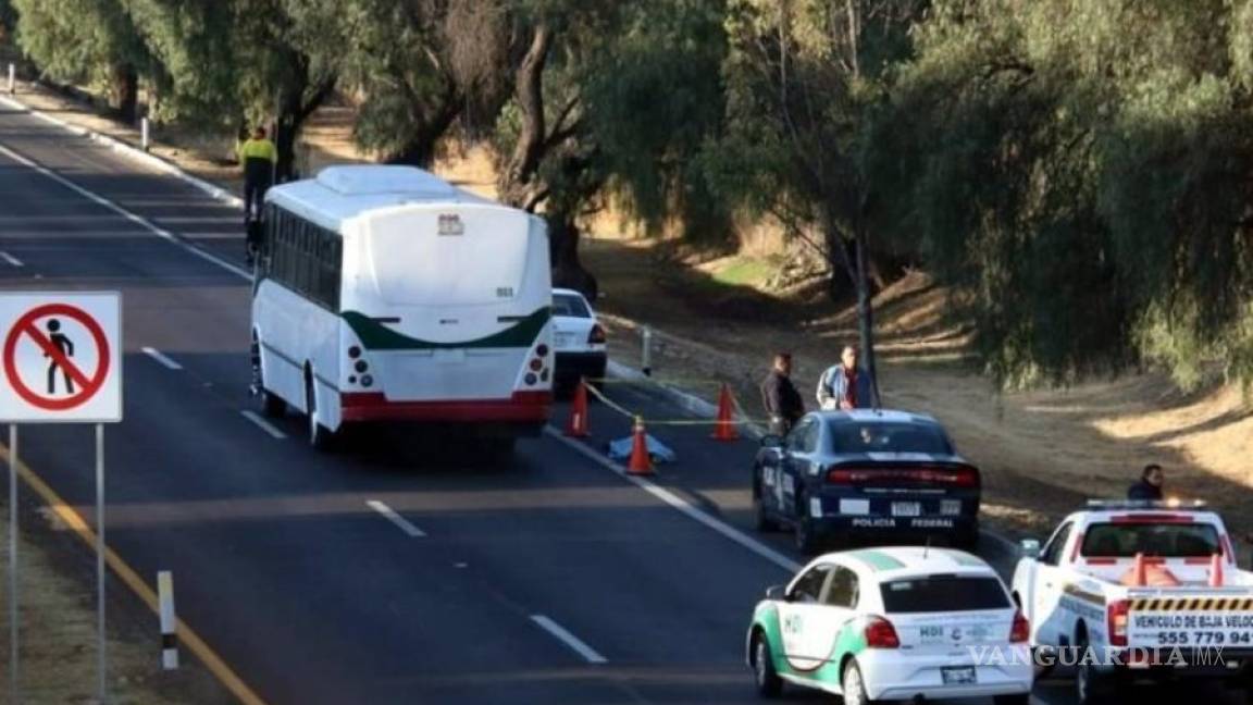 Mujeres se lanzan de camión para evitar asalto, una murió