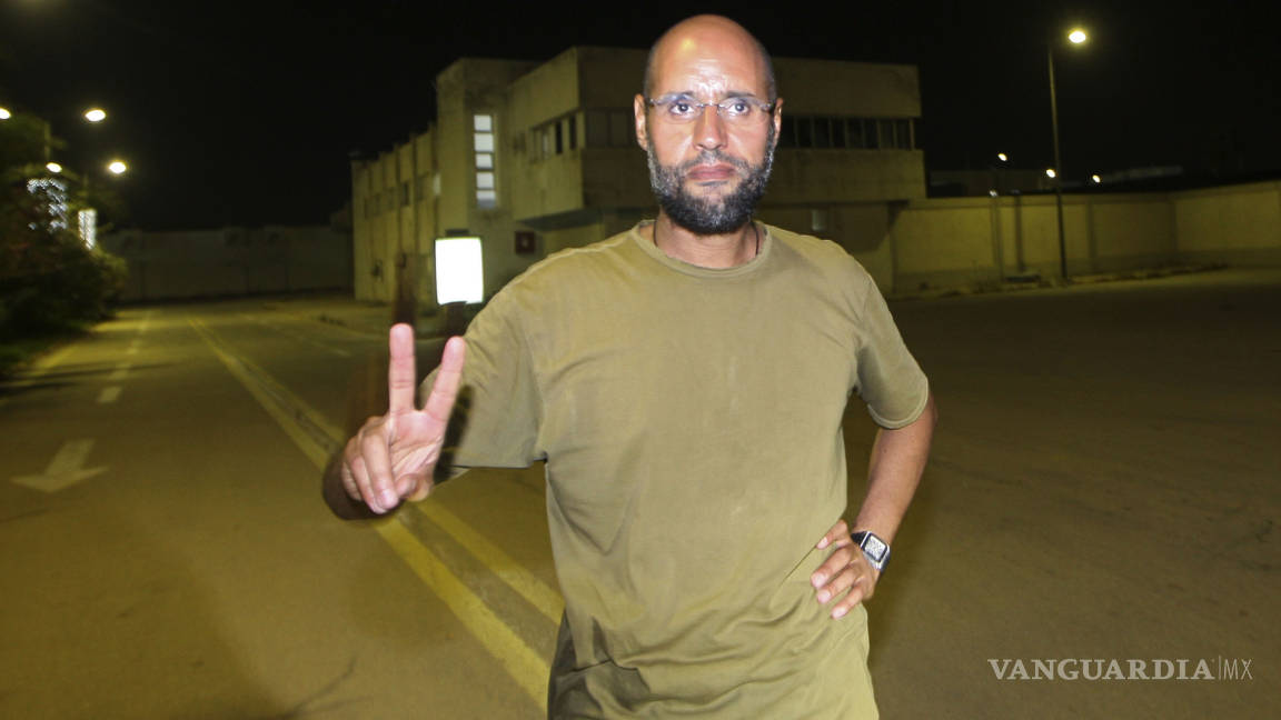 Grupo armado libera a hijo de Muamar Gadafi en Trípoli