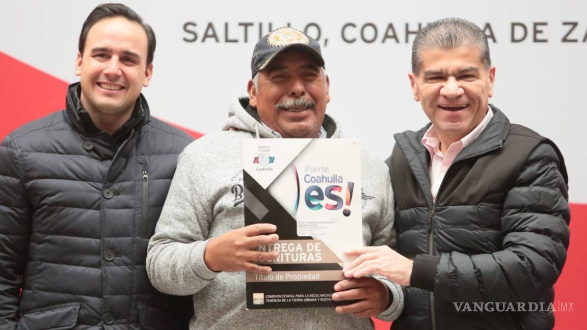 $!Entrega Riquelme la escritura 4 mil 521 del 2019