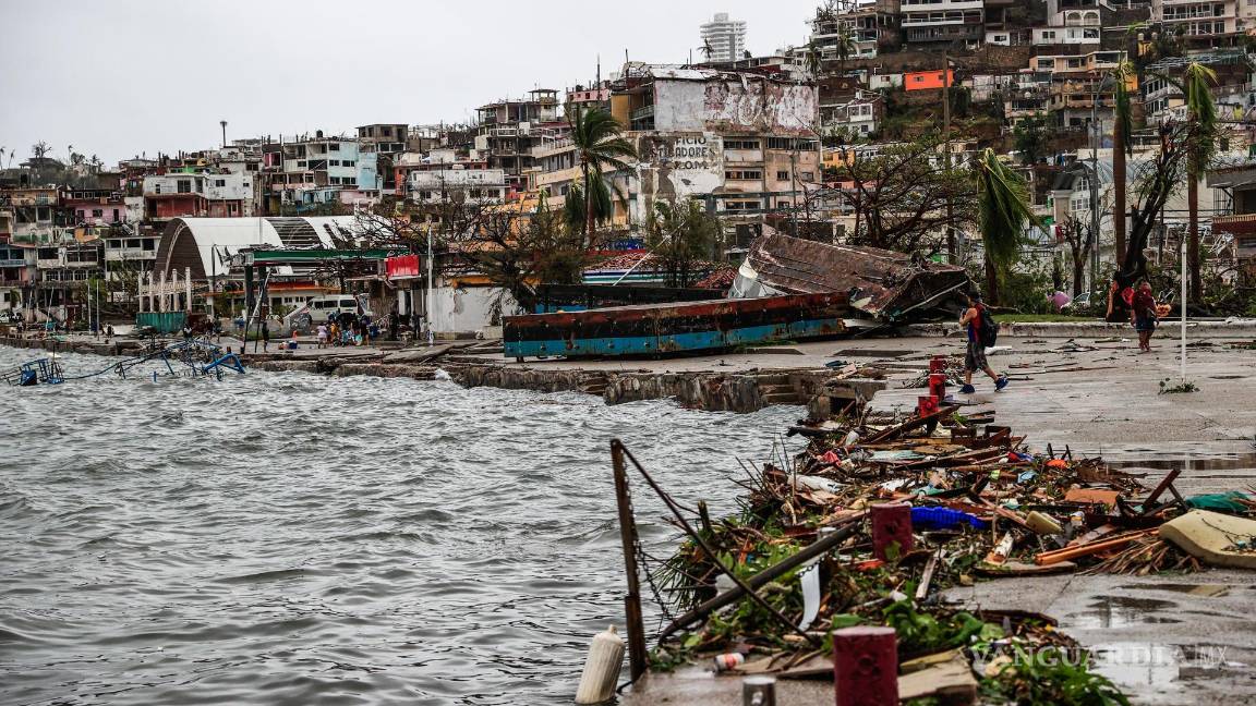 $!Fotografía de la línea costera afectada por el paso del huracán Otis en el balneario de Acapulco, en el estado de Guerrero, México.